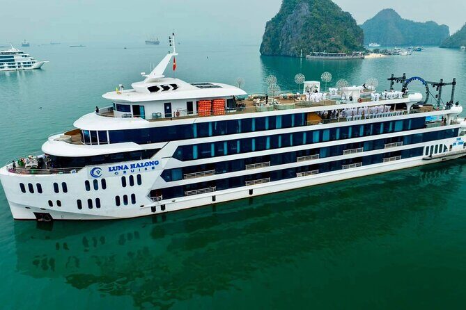 Luna 5 Star Cruise in Halong Bay Day Trip with Buffet Lunch - FAQs