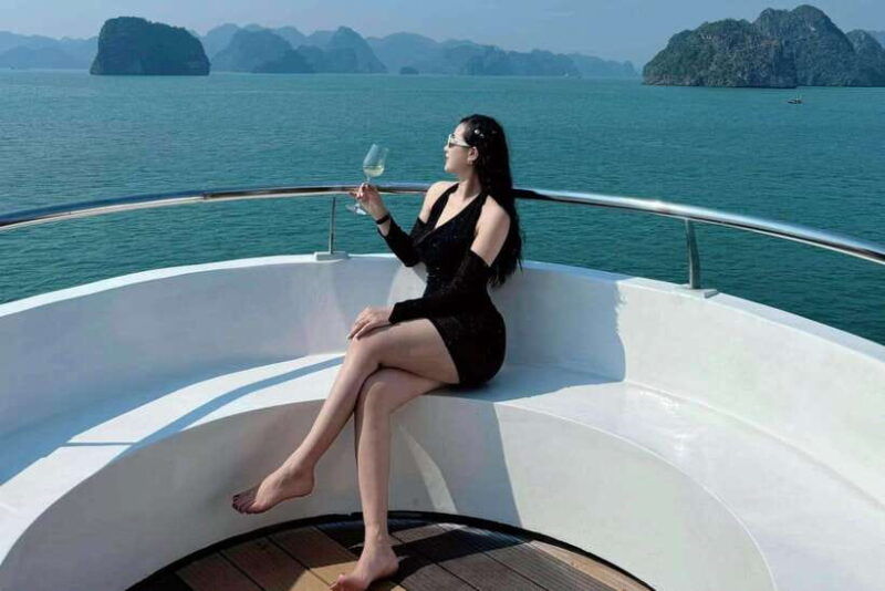 luna-cruise-ha-long-bay-the-ultimate-luxury-experience