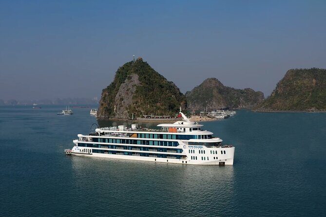 Luna Halong Bay 5 Star Luxury Day Cruise in Pool and Buffet Lunch - Review of Luna Halong Bay 5 Star Luxury Day Cruise in Pool and Buffet Lunch