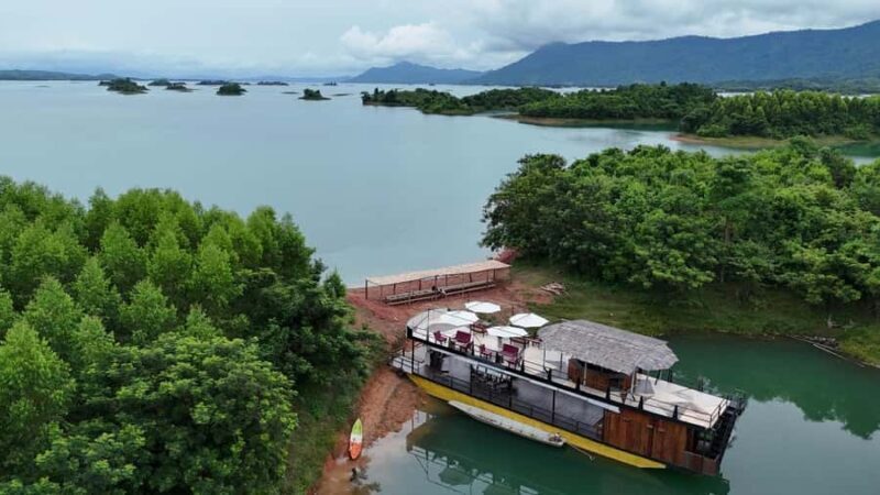 Lunch cruise on Vang Vieng Lake - Key Points
