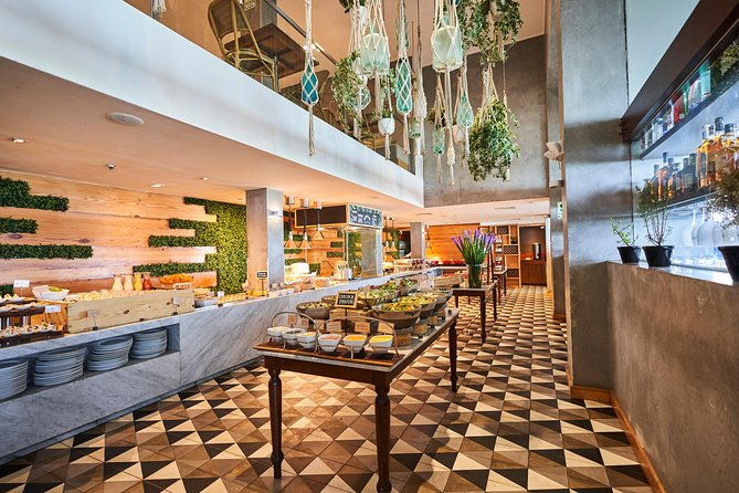 lunch-menu-at-mangos-larcomar-restaurant