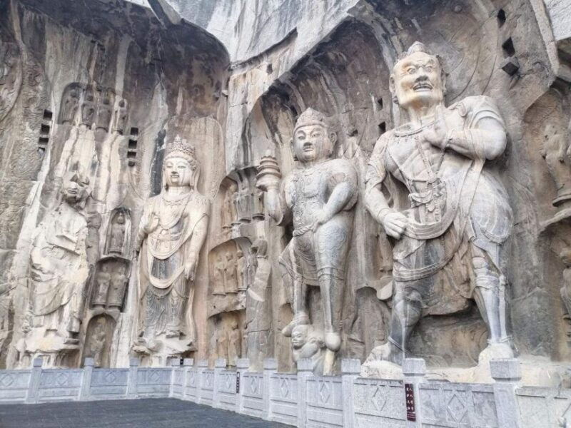 luoyang-classic-day-tour-longmen-grottoes-old-twon-explore