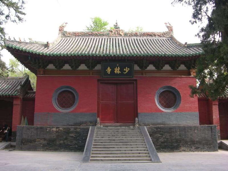 luoyang-shaolin-temple-and-longmen-grottoes-day-trip