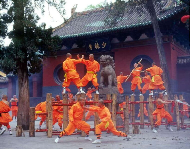 luoyang-shaolin-temple-and-longmen-grottoes-day-trip