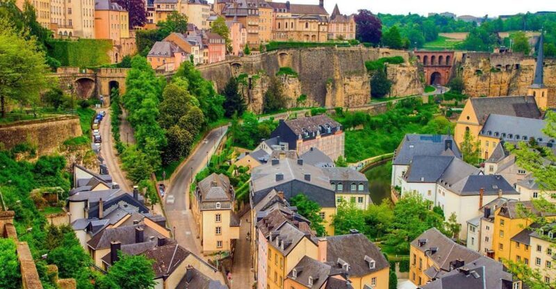 Luxembourg Highlights: Walking Tour in English - Key Points