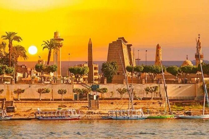 Luxor Private tour from Marsa alam by private car - The Colossi of Memnon: Monolithic Guardians