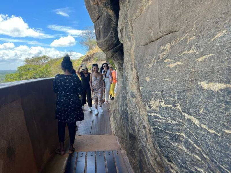 luxurious-all-inclusive-sigiriya-dambulla-day-tour