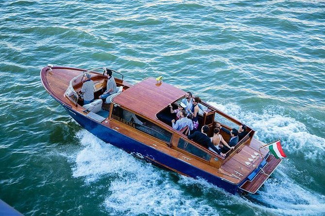 luxurious-private-day-cruise-with-a-water-limousine-on-the-danube