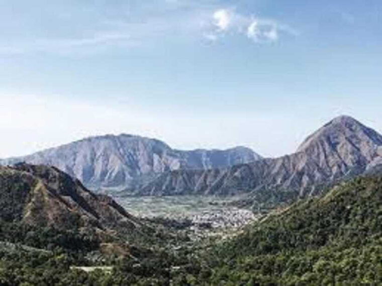 luxurious-sendang-gila-tiukelep-waterfall-selong-hill-tour