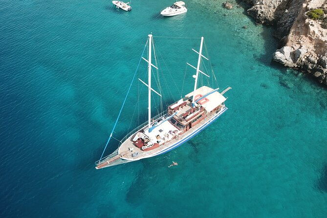 luxury-5-hour-cruise-swim-stop-gourmet-lunch