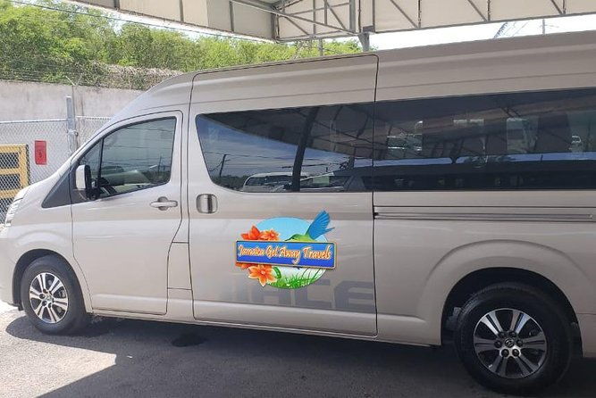 luxury-bahia-principe-jamaica-private-airport-shuttle
