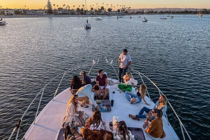 luxury-bay-or-sunset-yacht-cruise-in-san-diego