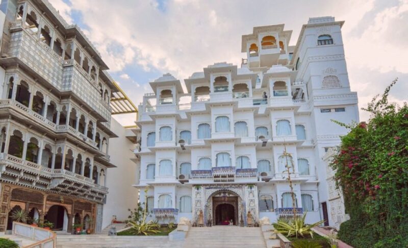 Luxury Boat ride, Havelis, Heritage Walk & High Tea - FAQ