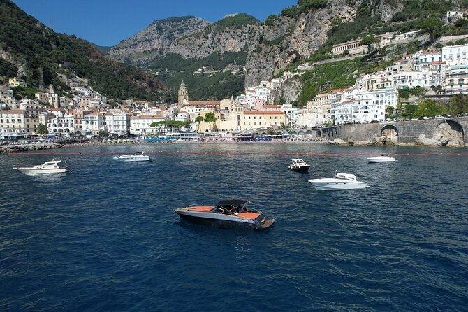 luxury-boat-tour-along-the-amalfi-coast