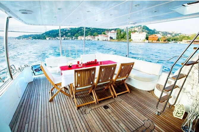 luxury-boat-tour-in-bosphorus-with-hotel-transfers