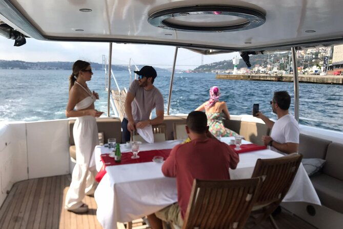 luxury-boat-tour-in-bosphorus-with-hotel-transfers