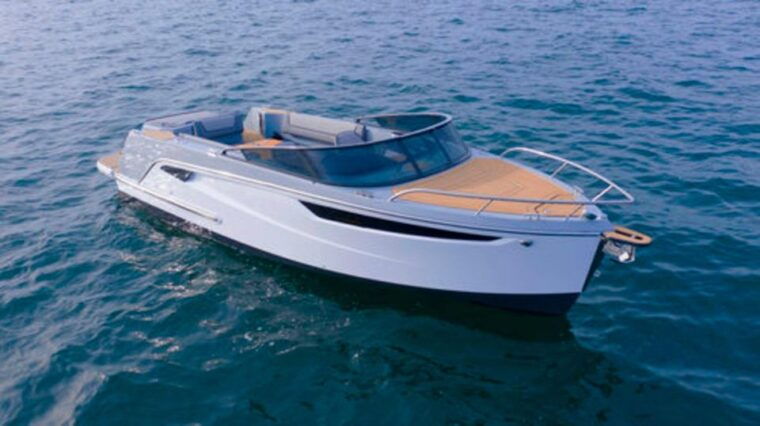 luxury-boat-tour-on-lake-como-2