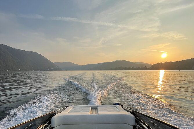 luxury-boat-tour-on-lake-como