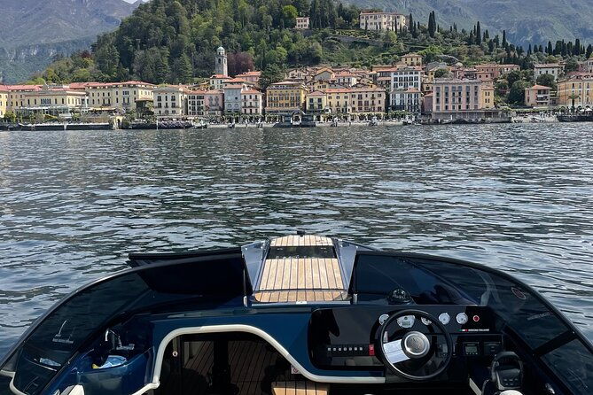 luxury-boat-tour-on-lake-como