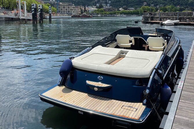 luxury-boat-tour-on-lake-como
