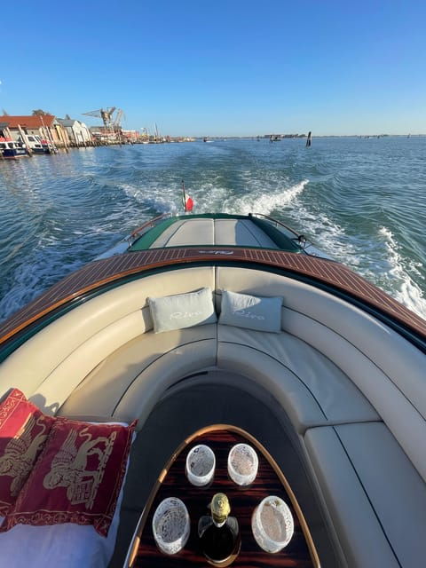 luxury-boat-tour-riva-aquariva-venice-yacht
