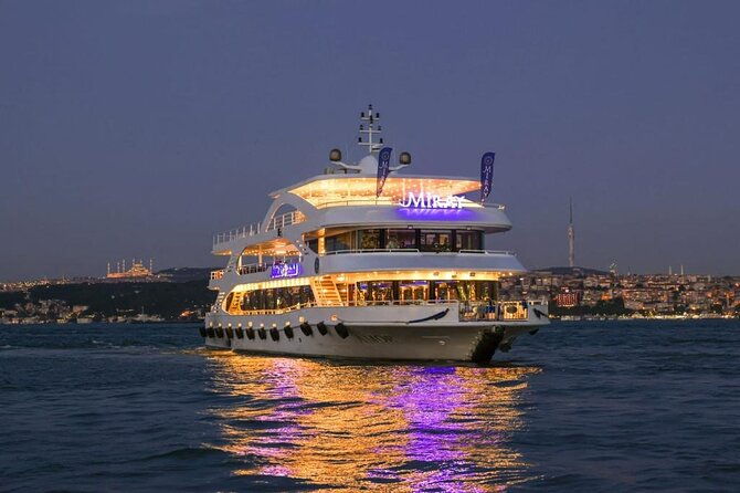 luxury-bosphorus-cruise-dinner-in-istanbul-turkis-night-show