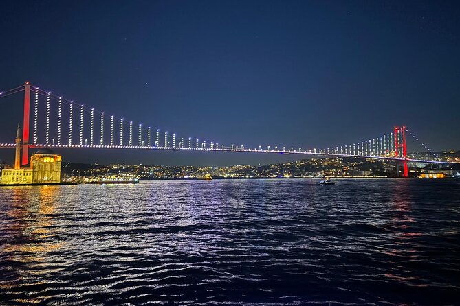 luxury-bosphorus-night-cruise-on-the-yacht