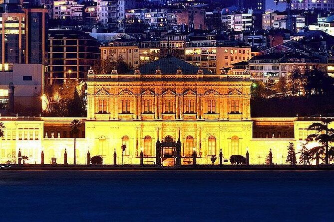 luxury-bosphorus-night-cruise-on-the-yacht