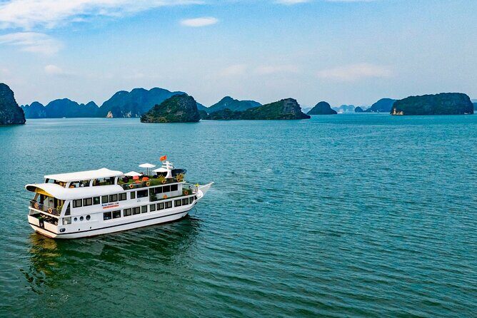 Luxury Boutique Cruise in Halong & Lan Ha Bay (2D1N) - Exploring the Luxury Boutique Cruise in Halong & Lan Ha Bay (2D1N)
