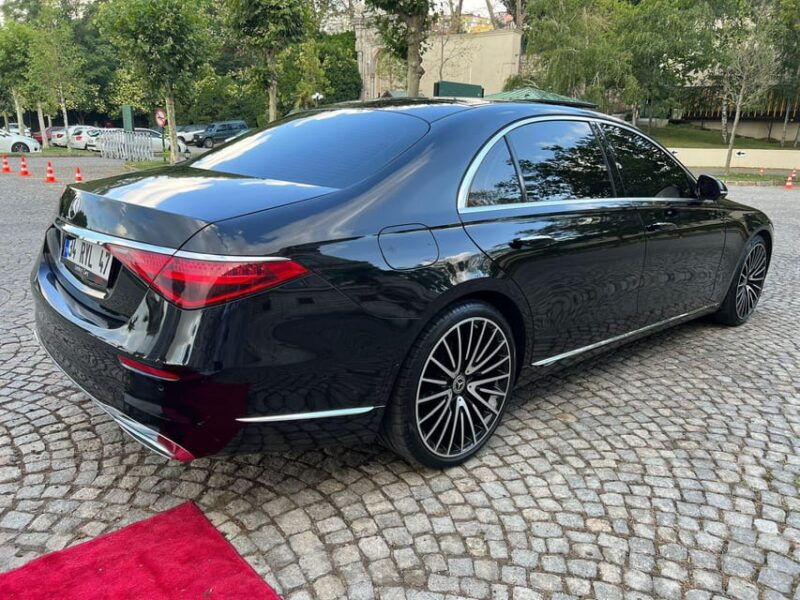 luxury-car-rental-with-driver