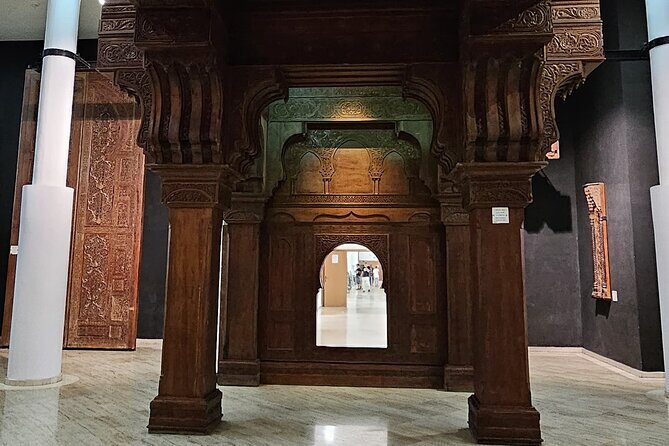 Luxury Casablanca Tour with Round Trip Airport Transfer - Key Points