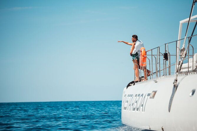 luxury-catamaran-cruise-with-brunch-and-unlimited-drinks