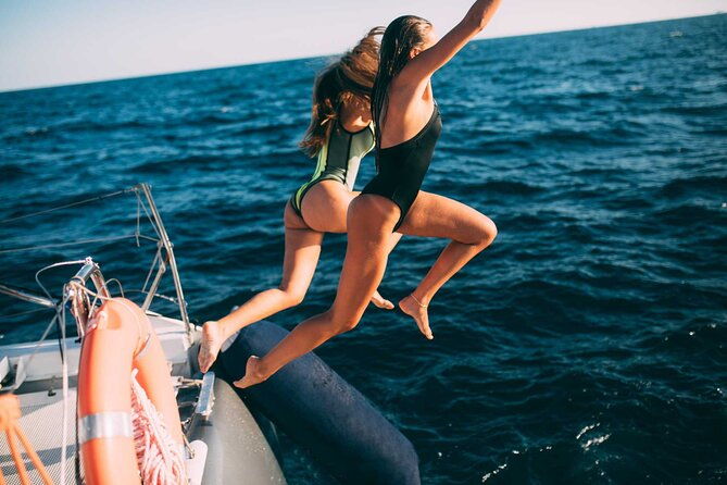 luxury-catamaran-cruise-with-brunch-and-unlimited-drinks
