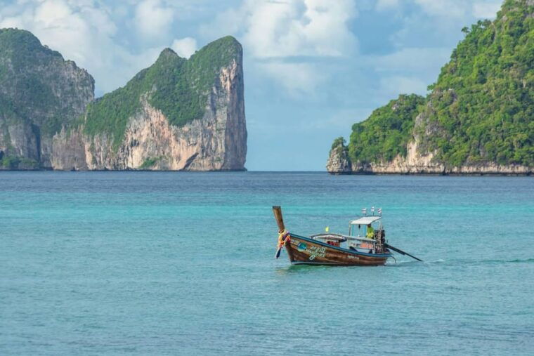luxury-day-trip-to-maya-bay-phi-phi-khai-island