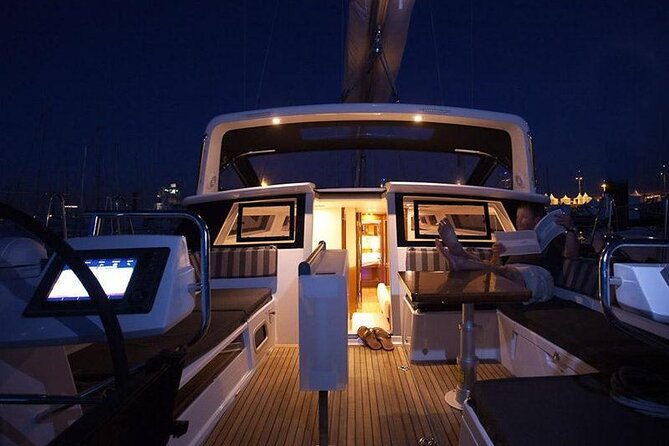 luxury-diamond-head-sunset-sail