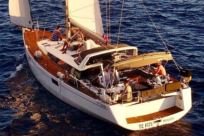 luxury-diamond-head-sunset-sail