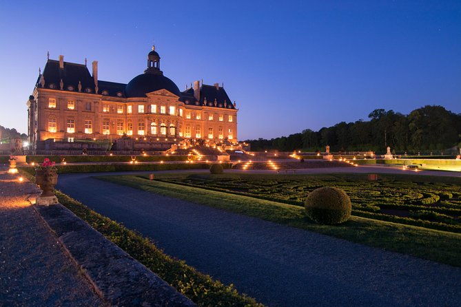 luxury-evening-dining-experience-at-chateau-de-vaux-le-vicomte