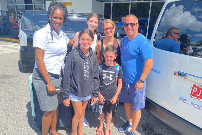 luxury-grand-bahia-principe-roundtrip-transfer-from-mbj-airport