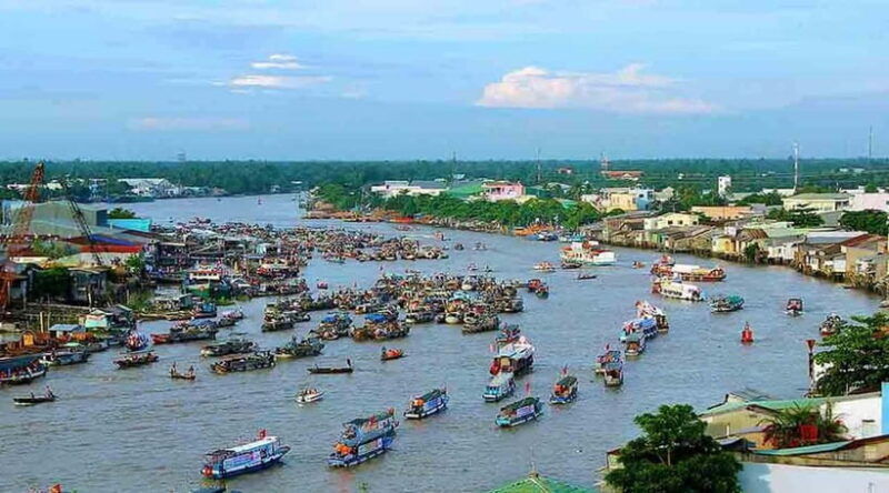 luxury-group-tour-mekong-delta-cai-rang-floating-market