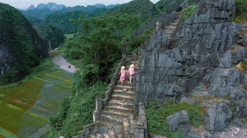 Luxury Limousine Tour: Hoa Lu, Trang An/Tam Coc & Mua Cave - Who Is This Tour Best Suited For?