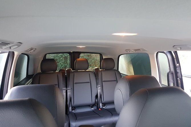 luxury-minivan-from-charleroi-airport-to-the-city-of-brussels