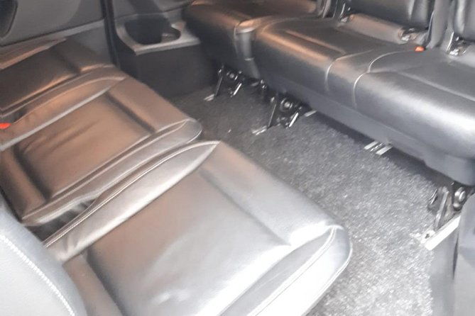 luxury-minivan-from-charleroi-airport-to-the-city-of-brussels