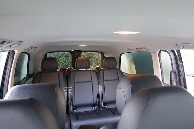 luxury-minivan-from-charleroi-airport-to-the-city-of-ghent