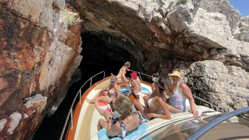 luxury-private-boat-tour-to-elaphiti-islands-4-hours