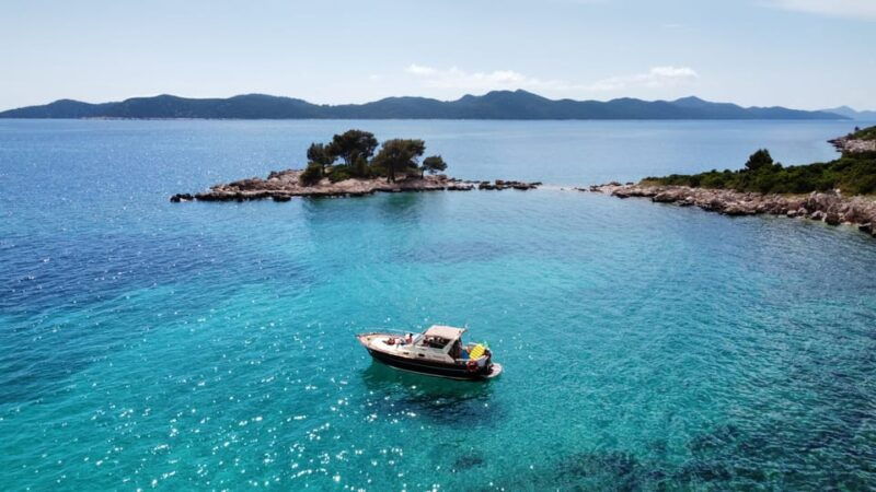 luxury-private-boat-tour-to-elaphiti-islands-6-hours