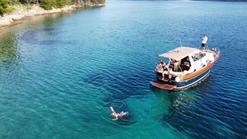 luxury-private-boat-tour-to-elaphiti-islands-8-hours