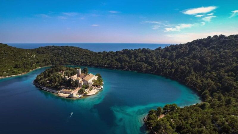 luxury-private-boat-tour-to-mljet-with-colnago-45