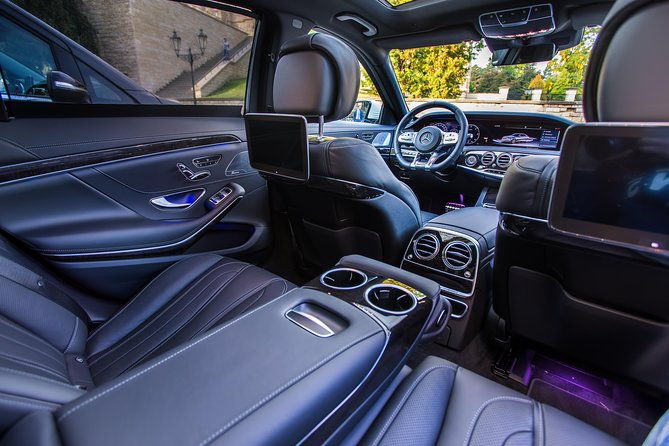 luxury-private-day-trip-from-prague-to-cesky-krumlov-via-hluboka-castle