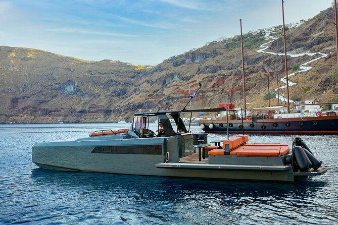 luxury-private-power-catamaran-tour-in-santorini-2