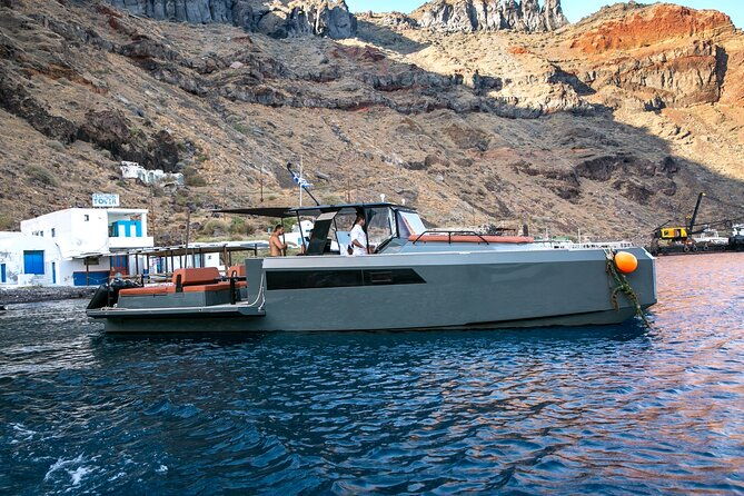 luxury-private-power-catamaran-tour-in-santorini